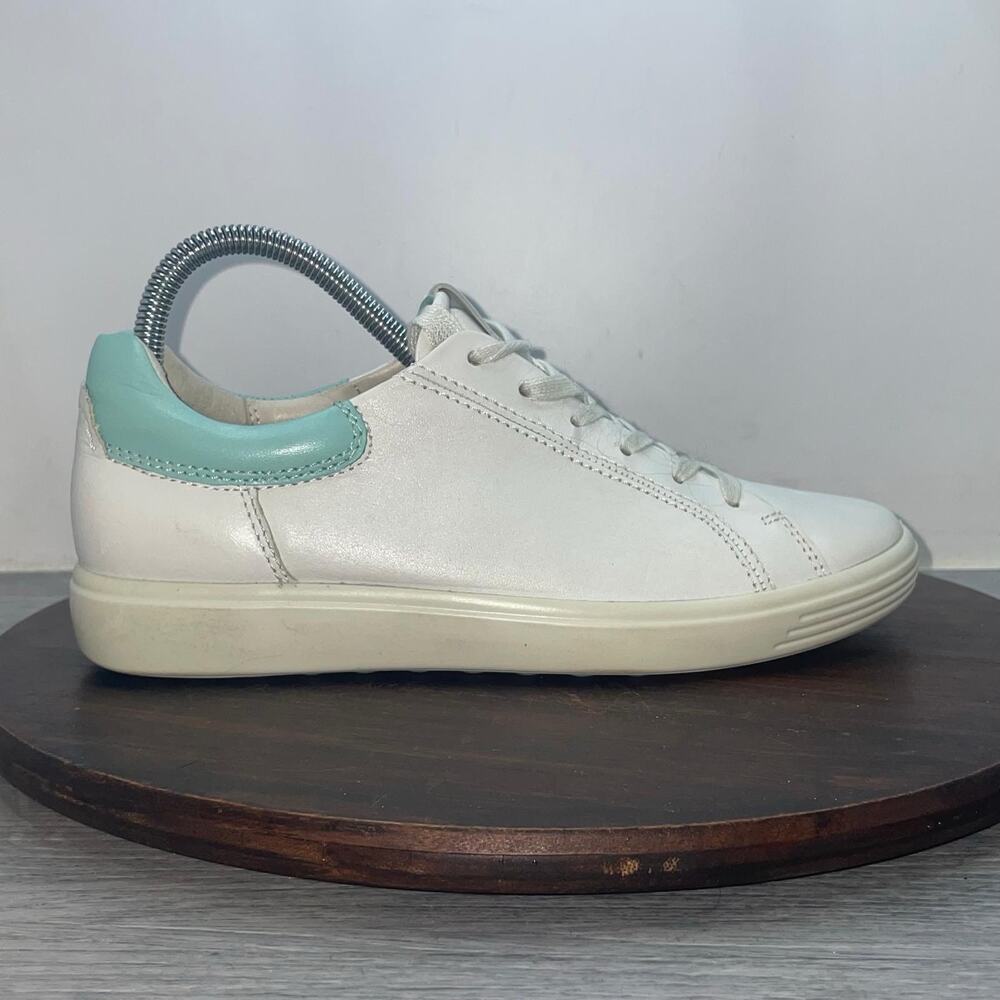 ECCO Soft 7 Leather Sneakers Women’s Size 8 Casual Walking Shoes Comfort